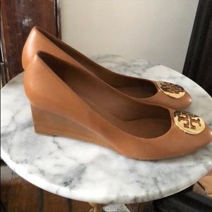 Tory Burch size 10.5 brown wedges
